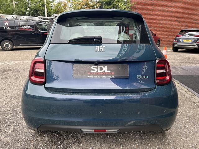 Fiat 500 La Prima 42 kWh // FULL LED // NAVI + CARPLAY // PANO-DAK // CAMERA // PDC V+A // ADAPTIVE CRUISE