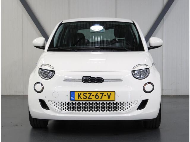 Fiat 500 Icon 42 kWh 118PK | 1ste eigenaar | AppleCarplay/AndroidAuto | Armsteun | Camera | Climate Control | Cruise Control | StoelVerwarming | Isofix | Parkeersensoren | DAB Radio |
