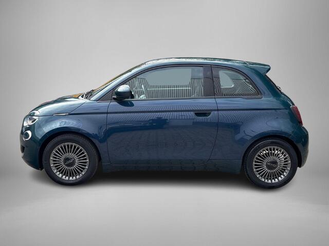 Fiat 500 Icon 42 kWh | Navigatie | Stoelverwarming | Parkeersensoren Voor + achter | Camera | Apple carplay/Andoird Auto |