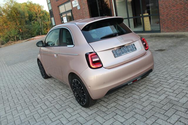 Fiat 500 La Prima 42 kWh Clima-Camera-Leder-Stoelverwarming-JBL-Pano