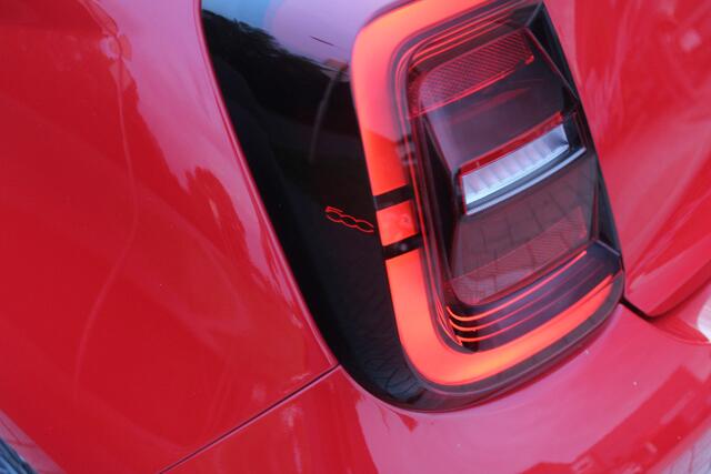 Fiat 500 La Prima 42 kWh Pano-Clima-Cruise-Led-Navi-Leder-Camera-JBL