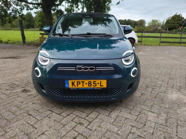 Fiat 500 E-La Prima-42KW-Snelladen-Carplay-Meer...