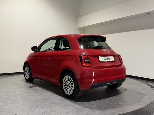 Fiat 500 3+1 42 kWh | Apple CarPlay - Android Auto | Stoelen verwarmd | Dodehoek detectie