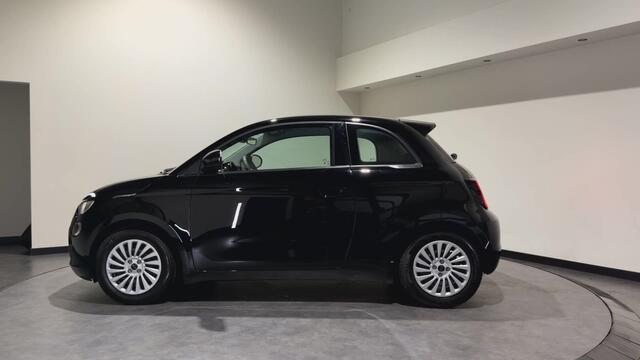 Fiat 500 3+1 42 kWh | Apple CarPlay - Android Auto | Stoelen verwarmd | Dodehoek detectie