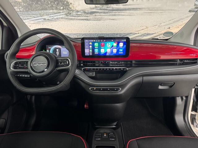 Fiat 500 RED / Camera / Apple Carplay / All-season banden / 12252 km.
