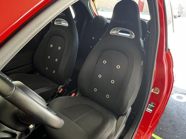 Fiat 500 ABARTH 1.4 T-Jet 595 Turbo 145 PK | UNIEK 43000 KM | Corsa Pakket | Airco | 17"LM Velgen | Schaal Sport Stoelen | Navigatie | Park Sensors | Uniek!
