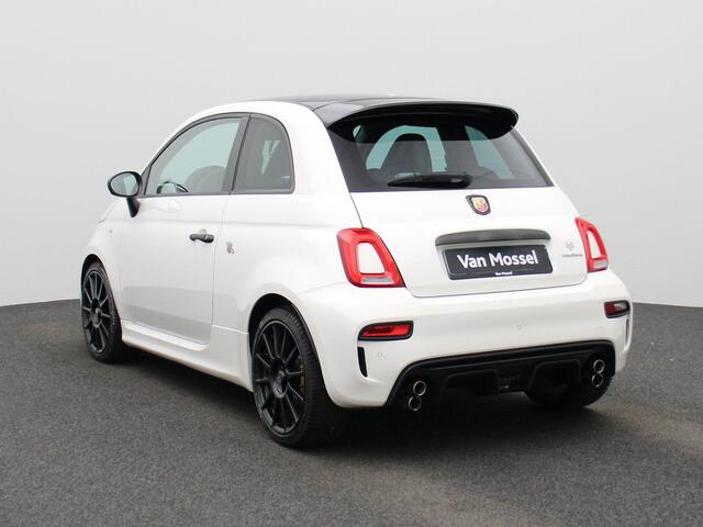 Fiat 500 ABARTH 1.4 T-Jet Competizione | Automaat | SABELT Sportstoelen | Apple Carplay/Android Auto | Parkeersensoren | Climate Control |