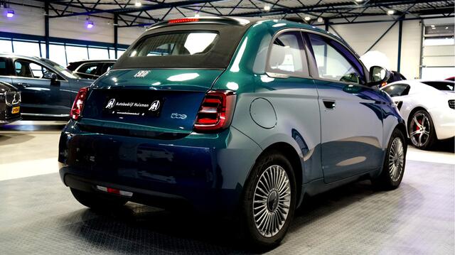 Fiat 500C Icon 42 kWh CABRIODAK ELEKTRISCH + NAVI KLEUR + CLIMA + CRUISE + LANE ASSIST + NAVI GROOT SCHERM + APPLE CARPLAY/ANDROID AUTO + BLUETOOTH + KEYLESS ENTRY&GO + PARKSENSOREN + 16" LM-VELGEN!!