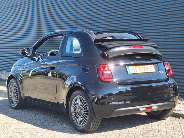 Fiat 500C Icon 42 kWh | Open Dak | Navigatie | Parkeersensoren | Airco | Lichtmetalen Velgen | Laadkabel Aanwezig |