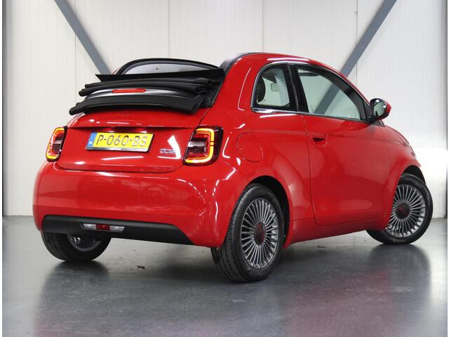 Fiat 500C 42 kWh RED 120PK | Cabrio | ACCURAPPORT 100% | AUTOMAAT | FULL LED | AppleCarPlay/AndroidAuto | Climate Control | Cruise Control | DAB Radio | Virt.Cockpit | Keyless |