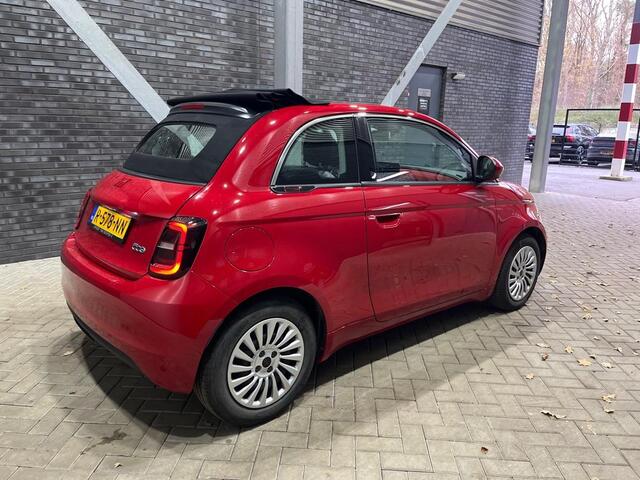 Fiat 500C RED 42 kWh | Stoelverwarming | Keyless | Android | Draadloze Telefoonlader