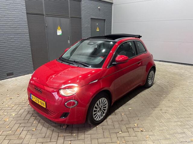 Fiat 500C RED 42 kWh | Stoelverwarming | Keyless | Android | Draadloze Telefoonlader