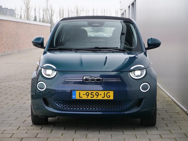 Fiat 500C Icon 42 kWh 119 Pk Automaat SOH 91,7 % Navigatie / Camera / DAB / Apple Carplay / PDC / Keyless