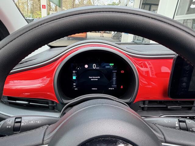 Fiat 500C RED 42 kWh/ Navi/ ECC/ PDC/ Apple Car Play