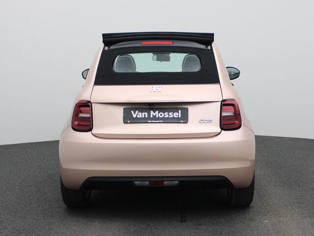 Fiat 500C 500e 42 kWh Icon | Climate Control / ECC | Open dak schuif | Licht metalen velgen 16 inch | Cruise control | Navigatie | Achteruitrijcamera |