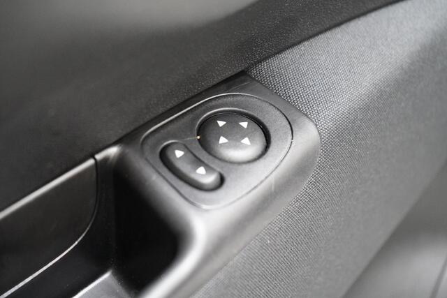 Fiat 500C 1.0 Hybrid Lounge | Apple Carplay | Airconditioning | Cruise control | Parkeersensoren