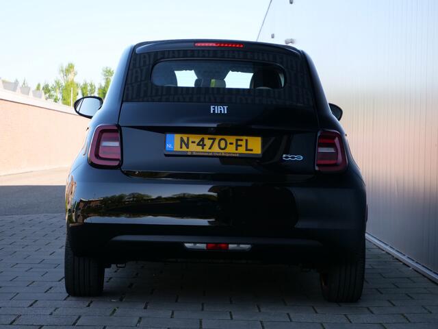 Fiat 500C La Prima 42 kWh 119 Pk Automaat Navigatie / DAB / Apple Carplay / Camera