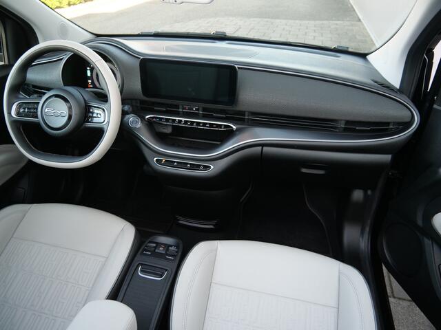 Fiat 500C La Prima 42 kWh 119 Pk Automaat Navigatie / DAB / Apple Carplay / Camera