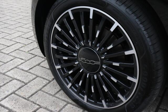 Fiat 500C La Prima 42 kWh | Technology | JBL | Winter | 17"