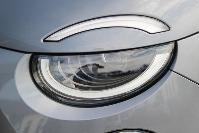 Fiat 500C La Prima 42 kWh | Incl. 12 maanden garantie | Stoelverwarming | Adaptieve Cruise | Apple Carplay/ Android Auto | Parkeercamera | Parkeersensoren | Airco | Lane Assist |