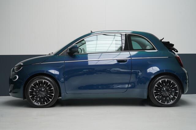 Fiat 500C La Prima 42 kWh | SoH 96,8% | Leder | Lm velgen | Navigatie | Carplay | Stoelverwarming