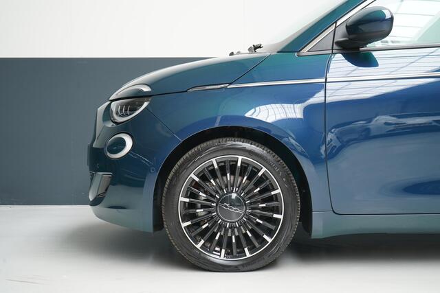 Fiat 500C La Prima 42 kWh | SoH 96,8% | Leder | Lm velgen | Navigatie | Carplay | Stoelverwarming