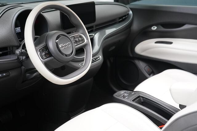 Fiat 500C La Prima 42 kWh | SoH 96,8% | Leder | Lm velgen | Navigatie | Carplay | Stoelverwarming
