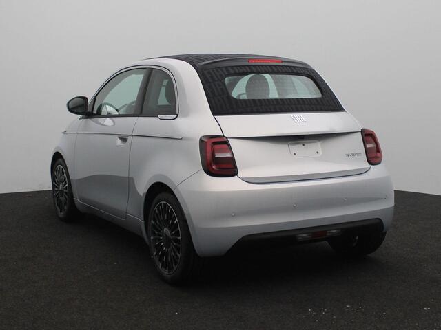 Fiat 500C 1.0 Hybrid La Prima | JBL | 17" Velgen | Camera | Navigatie | Stoelverwarming