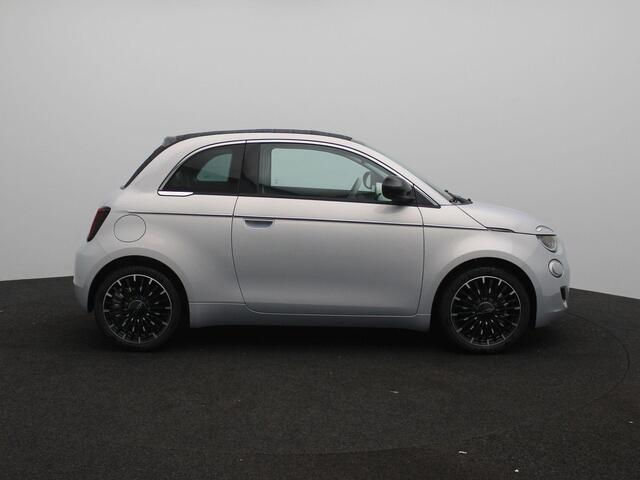Fiat 500C 1.0 Hybrid La Prima | JBL | 17" Velgen | Camera | Navigatie | Stoelverwarming