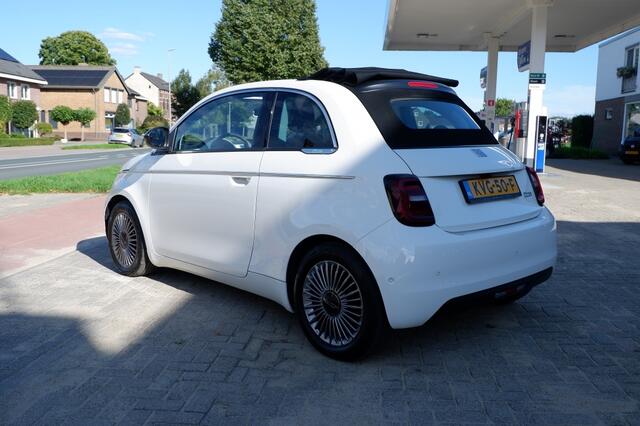 Fiat 500C 42 kWh ICON / INCL 12mnd BOVAG / Apple carplay / Camera / Stoelverwarming