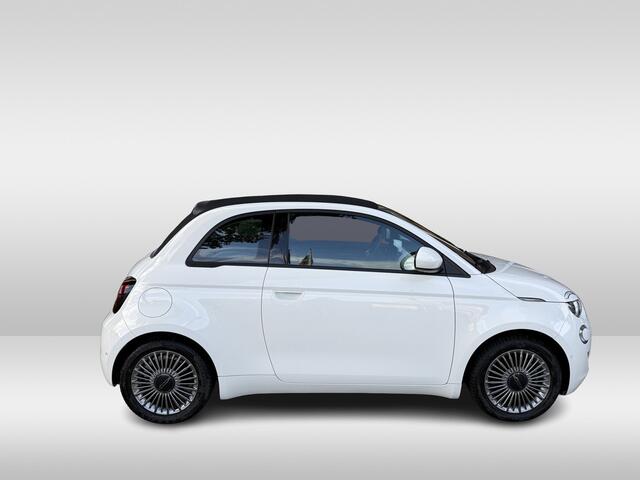 Fiat 500C Urban 42 kWh | SOH 98.43% | all season banden | stoelverwarming | applecarplay/android auto | achteruitrijcamera |
