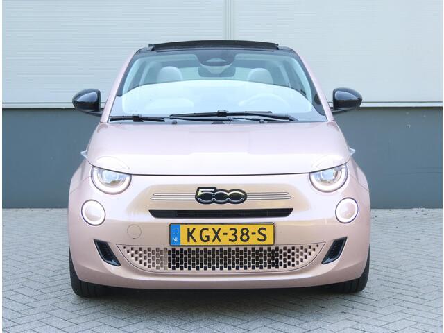 Fiat 500C 1.0 Hybrid La Prima | 8 jaar garantie | Apple Carplay/Android Auto | Navigatie | Climate Control | Camera | Verwarmde voorstoelen