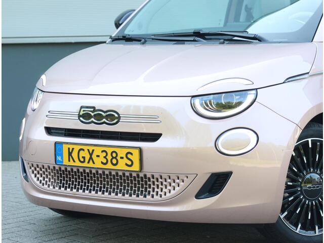 Fiat 500C 1.0 Hybrid La Prima | 8 jaar garantie | Apple Carplay/Android Auto | Navigatie | Climate Control | Camera | Verwarmde voorstoelen