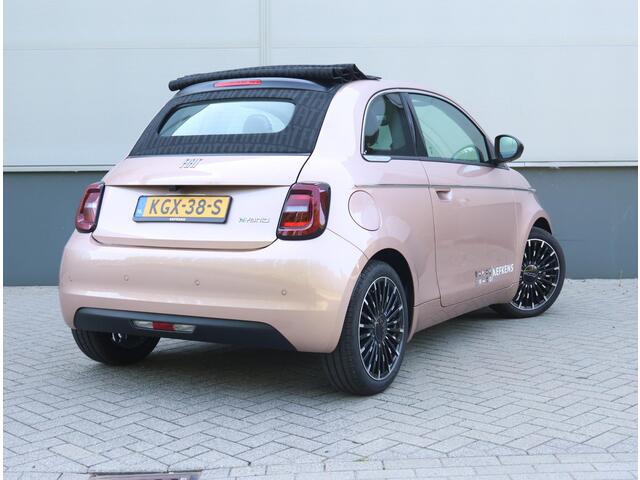 Fiat 500C 1.0 Hybrid La Prima | 8 jaar garantie | Apple Carplay/Android Auto | Navigatie | Climate Control | Camera | Verwarmde voorstoelen