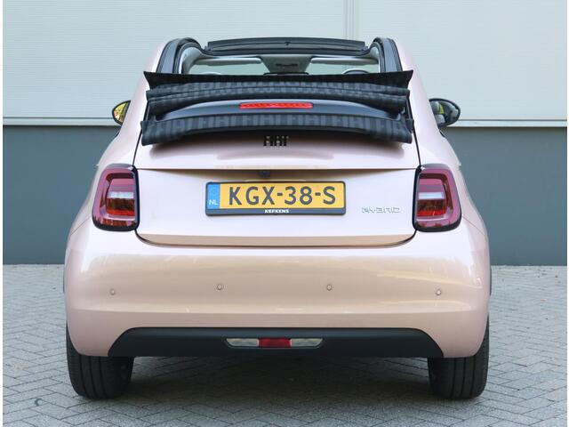 Fiat 500C 1.0 Hybrid La Prima | 8 jaar garantie | Apple Carplay/Android Auto | Navigatie | Climate Control | Camera | Verwarmde voorstoelen