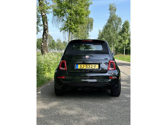 Fiat 500C ABARTH 1.4 T-Jet Competizione | CABRIO | AUTOMAAT | LEER | BEATS AUDIO | OZ 17 INCH VELGEN | WINDSCHERM | CARPLAY |