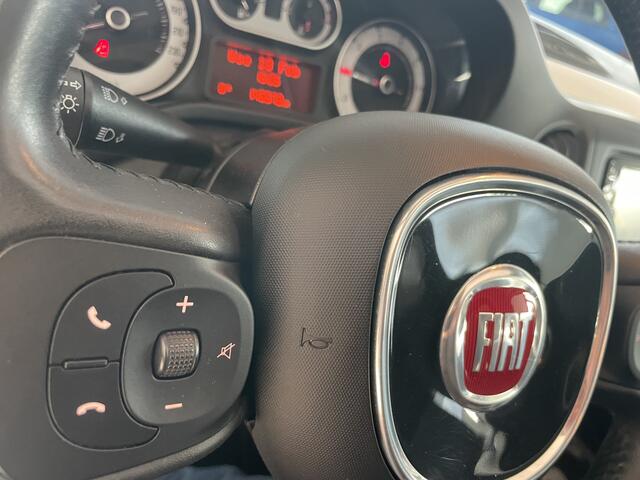 Fiat 500L 0.9 TwinAir PopStar Schuif/kanteldak - Airco - Cruise control - Parkeersensor achter - Trekhaak - Navigatie - Panoramadak - Stoelverwarming - Bluetooth - radio - Start/stop systeem - Stuur multifunctioneel - Stu schuif/kanteldak 105 pk