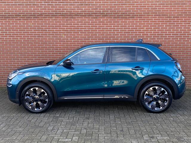 Fiat 600 LA PRIMA 54 KWH NAV ADAPT-CRUISE CARPLAY LMV STOELVW CAMERA PDC