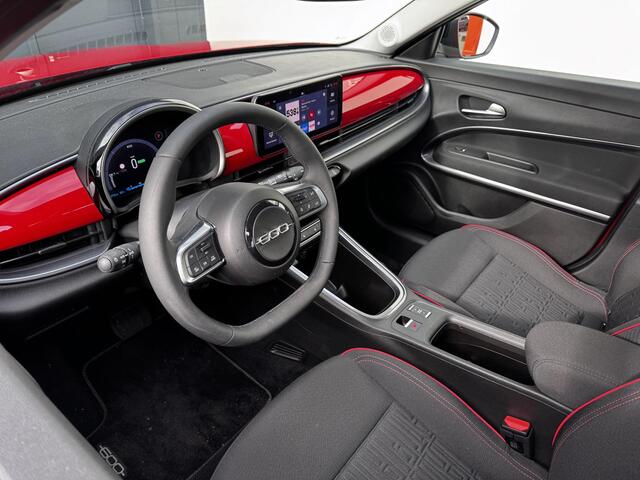 Fiat 600 600e RED 54 kWh | 3-fase | Apple Carplay | Binnenkort meer foto's