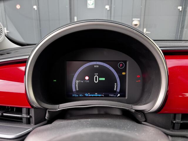 Fiat 600 600e RED 54 kWh | 3-fase | Apple Carplay | Binnenkort meer foto's