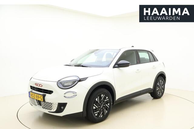 Fiat 600 600e RED 54 kWh NIEUW | Apple Carplay/Android Auto | LED verlichting | Sfeerverlichting | Parkeersensoren achter | Cruise control | Direct rijden