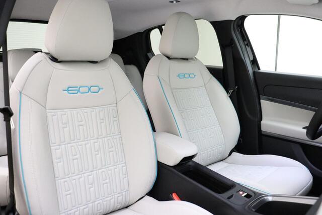 Fiat 600 1.2 Hybrid 100 La Prima | Lederen bekleding | LED koplampen | Navigatie | Adaptieve cruise control | Stoelverwarming