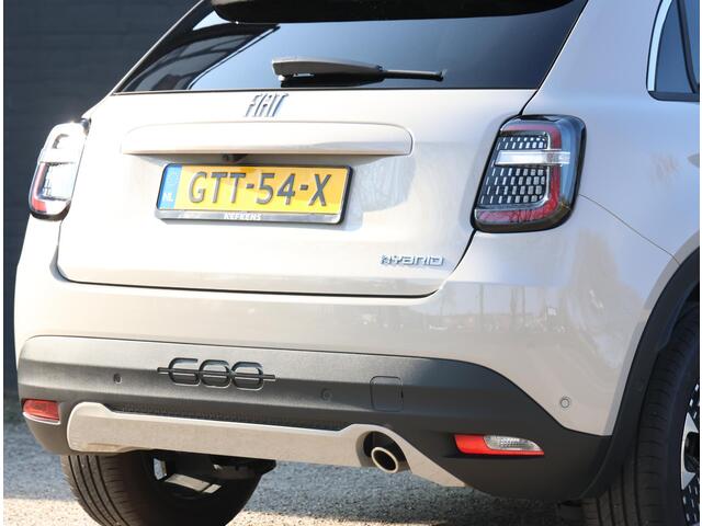 Fiat 600 1.2 Hybrid 100PK La Prima | Adaptive cruise control | Stoelverwarming | Navigatie | Camera | Apple Carplay/ Android Auto | Climate control | Dodehoekwaarschuwing | 360° parkeersensoren