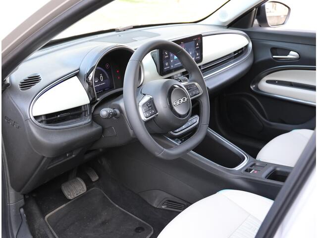 Fiat 600 1.2 Hybrid 100PK La Prima | Adaptive cruise control | Stoelverwarming | Navigatie | Camera | Apple Carplay/ Android Auto | Climate control | Dodehoekwaarschuwing | 360° parkeersensoren