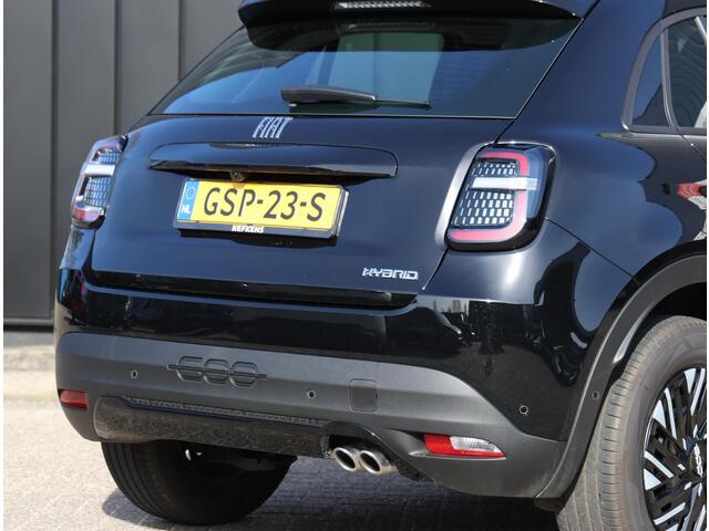 Fiat 600 1.2 Hybrid 136PK Urban | Camera | Climate Control | Apple Carplay/Android Auto | Parkeersensoren voor & achter | Licht- & Regensensor |
