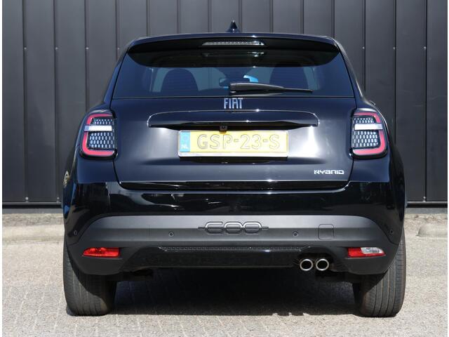 Fiat 600 1.2 Hybrid 136PK Urban | Camera | Climate Control | Apple Carplay/Android Auto | Parkeersensoren voor & achter | Licht- & Regensensor |