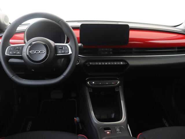 Fiat 600 600e RED 54 kWh | Parkeerhulp achter | Apple carplay |