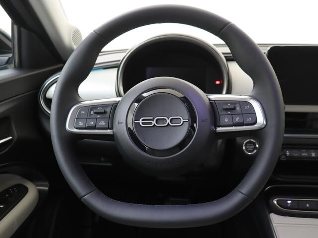 Fiat 600 600e La Prima 54 kWh FULL OPTIONS !!