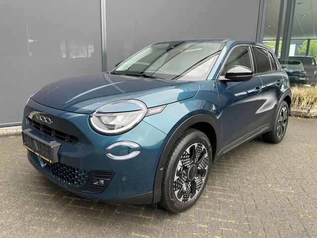 Fiat 600 1.2 Hybrid 100 La Prima // Full options Climate control -Cruise control adaptive - Park. sensoren V+A - Navi full map - A-uitrij camera - MFL-Stuurwiel - Apple carplay/Android auto - V-Stoelen Verwarmbaar met massage functie - Blue Bluetooth - audio inst.