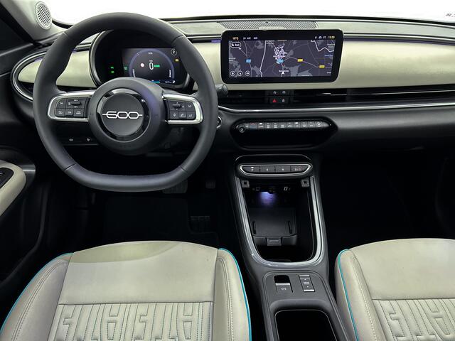 Fiat 600 600e La Prima 54 kWh Leder, Carplay, Adaptive Cruise